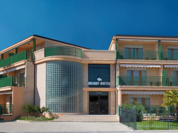 holidayfamilyvillage it offerta-agosto-residence-porto-sant-elpidio-direttamente-sul-mare 011