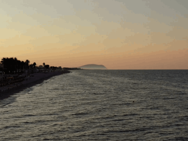 holidayfamilyvillage en campsite-by-the-sea-in-porto-sant-elpidio-for-an-outdoor-holiday-in-le-marche 013