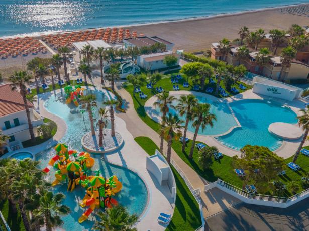holidayfamilyvillage fr offre-aout-village-porto-sant-elpidio-directement-a-la-mer 012
