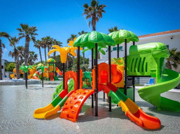 holidayfamilyvillage en offer-2nd-june-weekend-holiday-village-porto-sant-elpidio-with-pool-and-beach 013