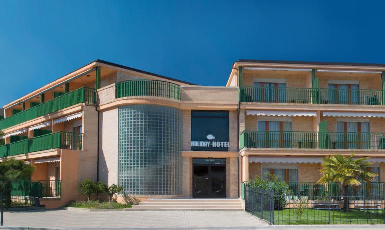 holidayfamilyvillage fr offre-residence-porto-sant-elpidio-avec-piscine-et-plage 019